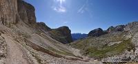 044 Val Duron Lago e Rifugio Antermoia - sullo sfondo il Passo de Dona